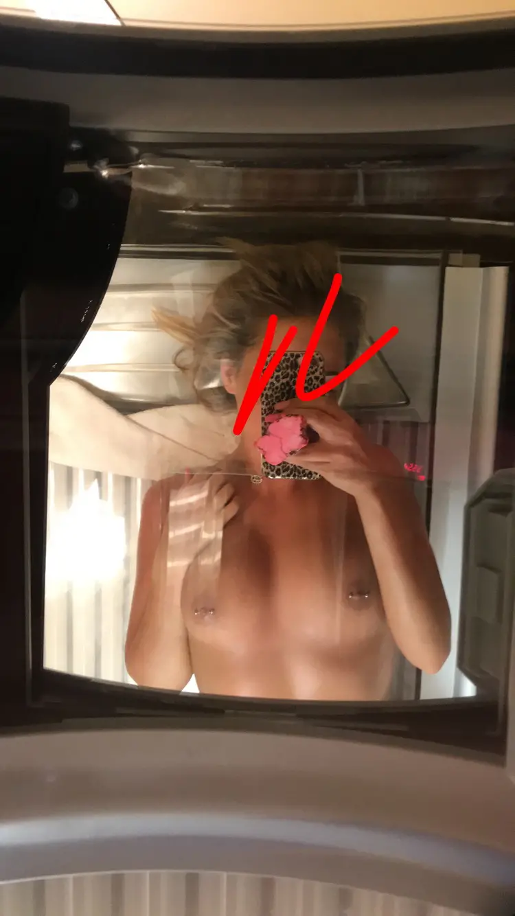 Indulge in Incredible Erotic and Stimulating Shots of a Cutie - Amateur Photo Galore!