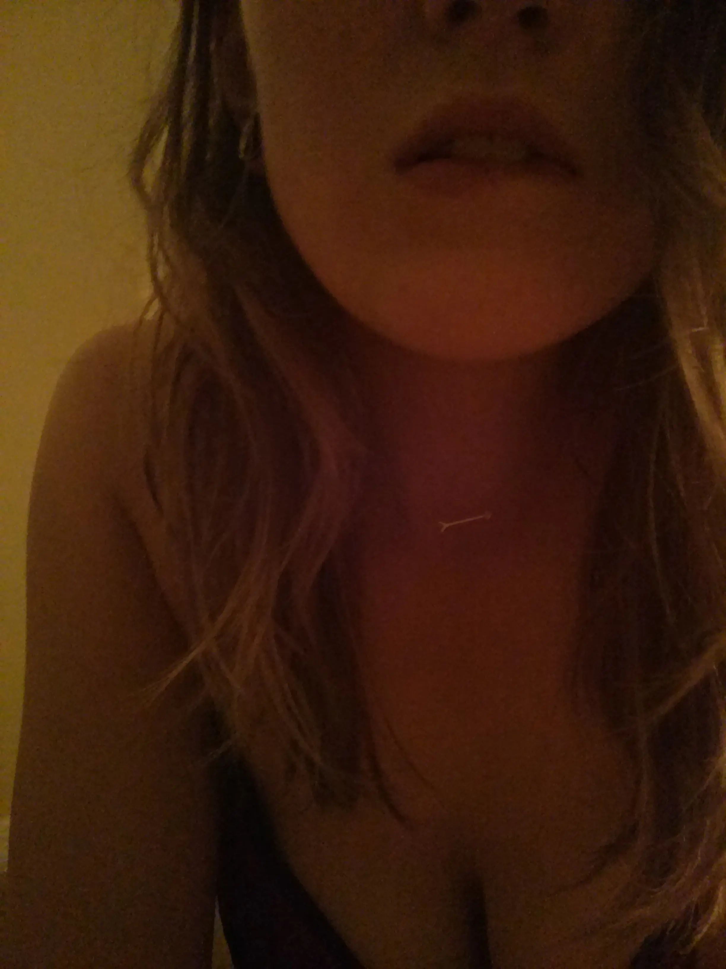 Hot Girl's Intimate Selfies: Explicit Amateur Photos