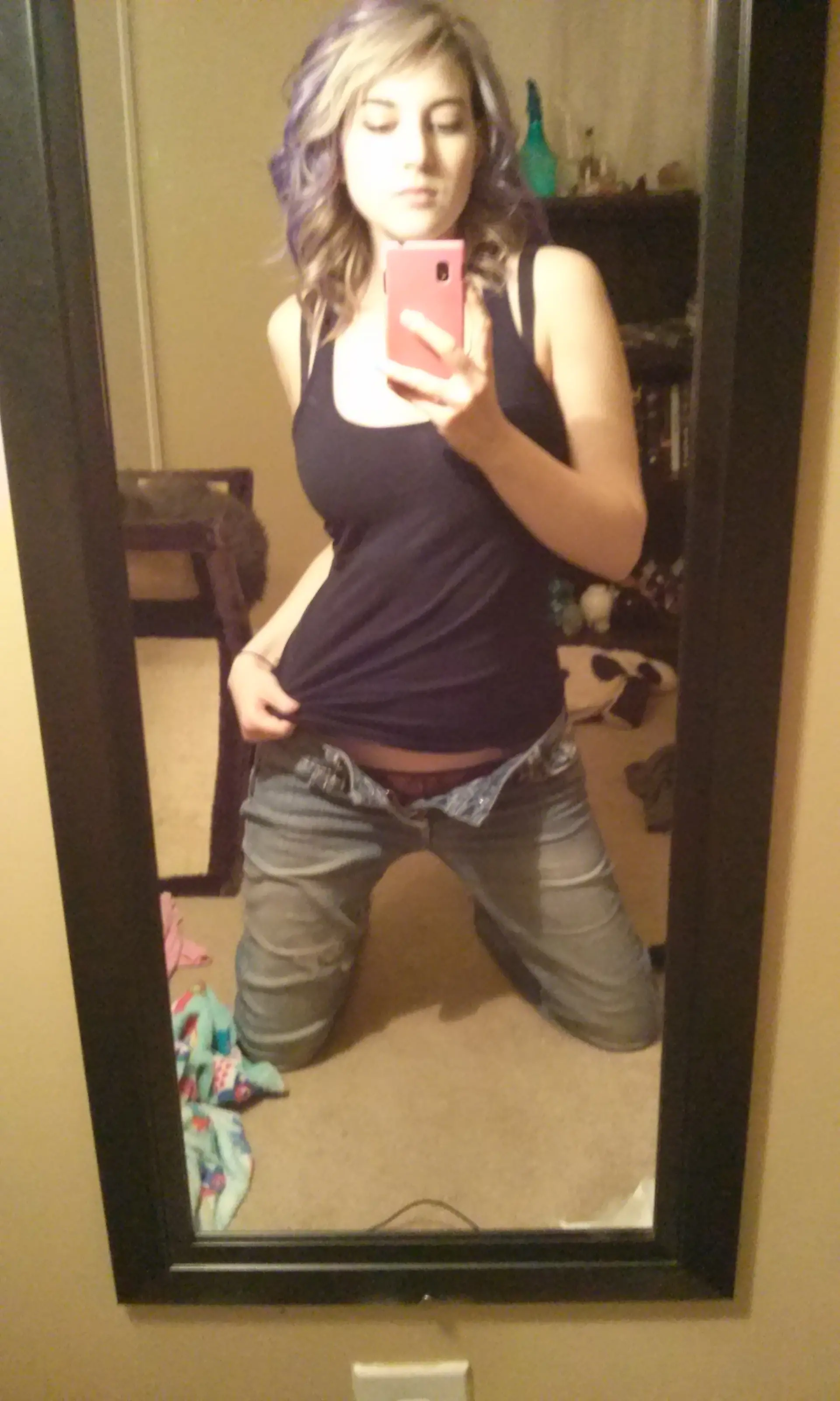 Hot Girl's Intimate Selfies: Explicit Amateur Photos