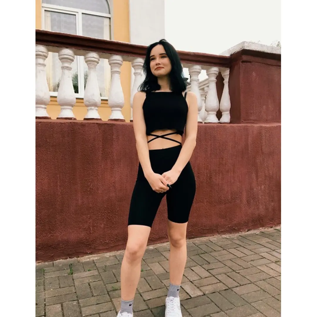 Sweet Russian Delight: Hardcore Cunnilingus Amateur Porn Pics