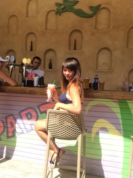 Tour Agency Employee Exposes Personal Nudes: Amateur Porn Pics