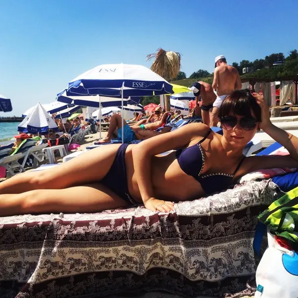 Tour Agency Employee Exposes Personal Nudes: Amateur Porn Pics