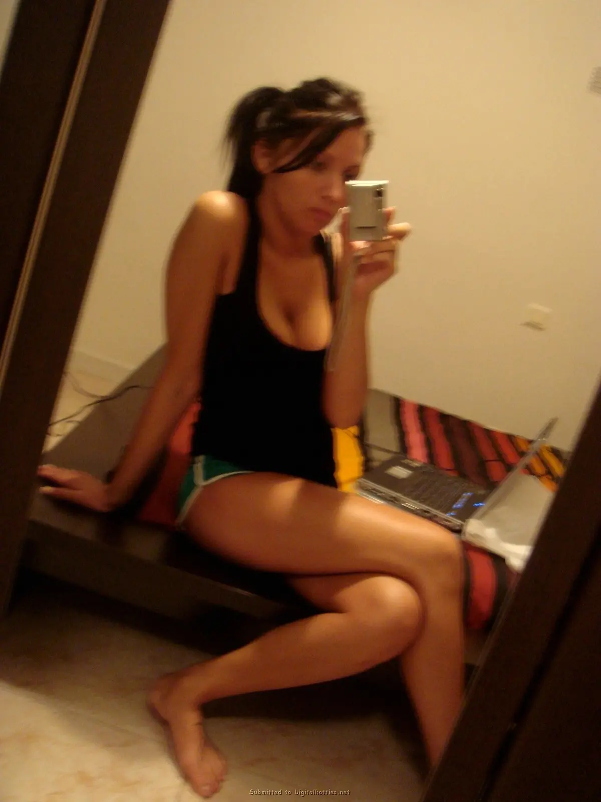 Hot Amateur Porn Pics: Sexy Woman Ready for Intimate Adventures