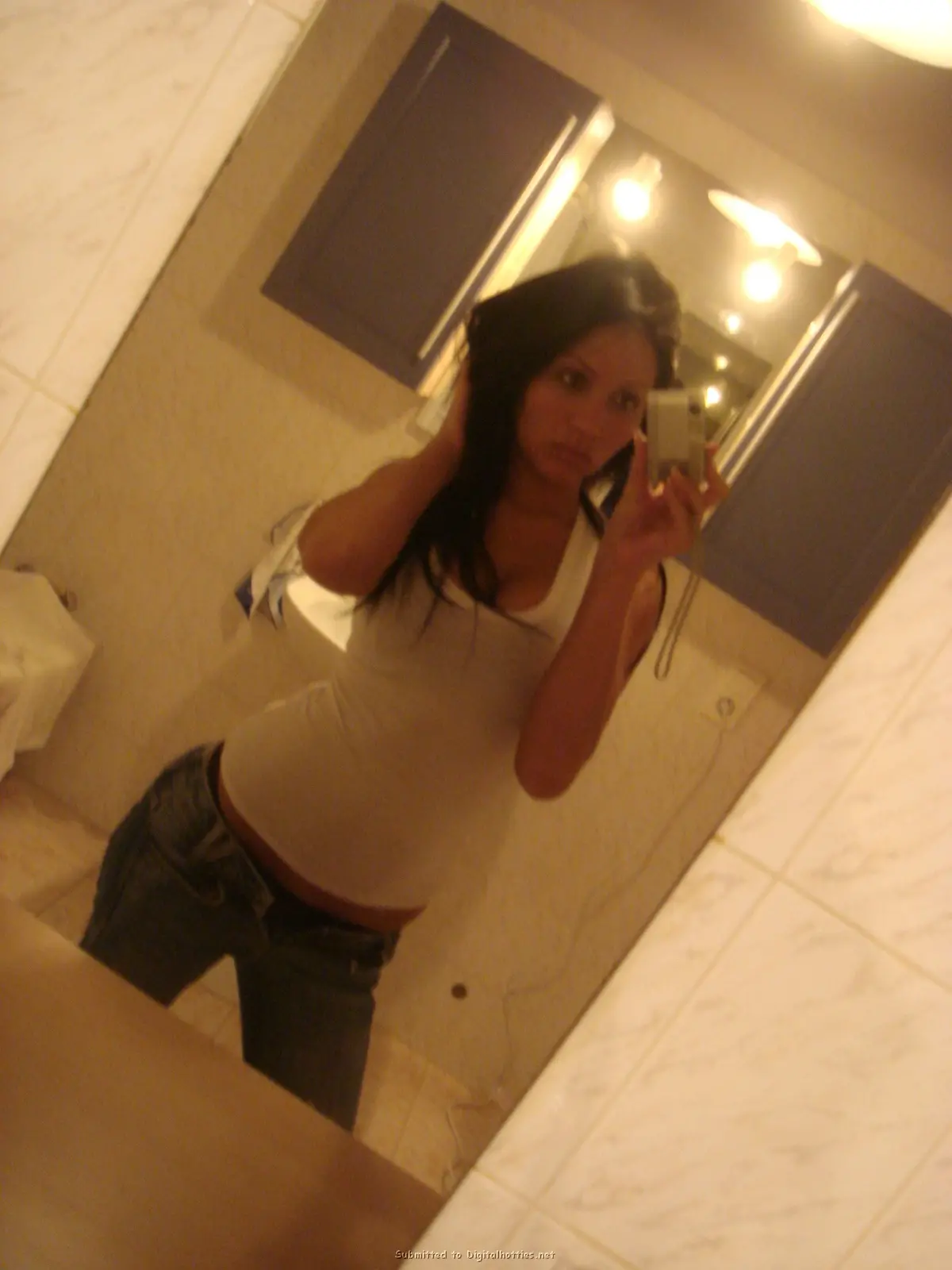 Hot Amateur Porn Pics: Sexy Woman Ready for Intimate Adventures