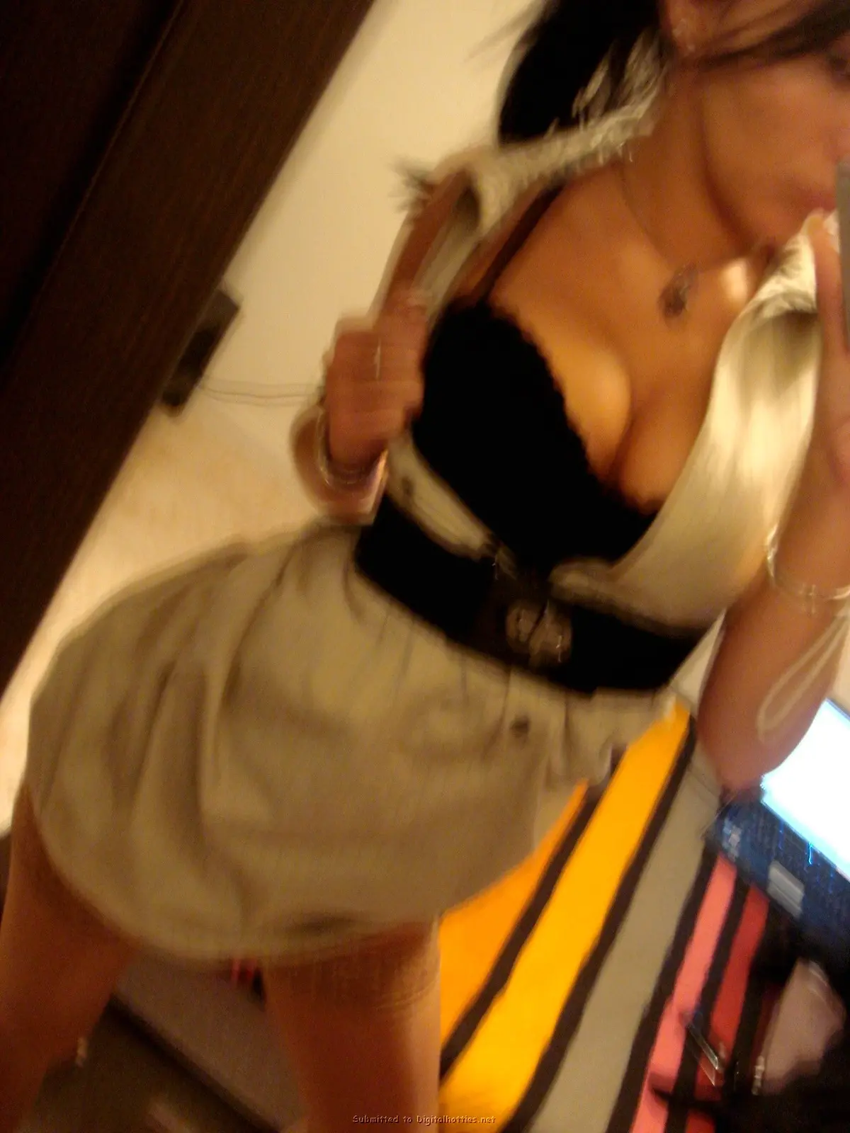 Hot Amateur Porn Pics: Sexy Woman Ready for Intimate Adventures