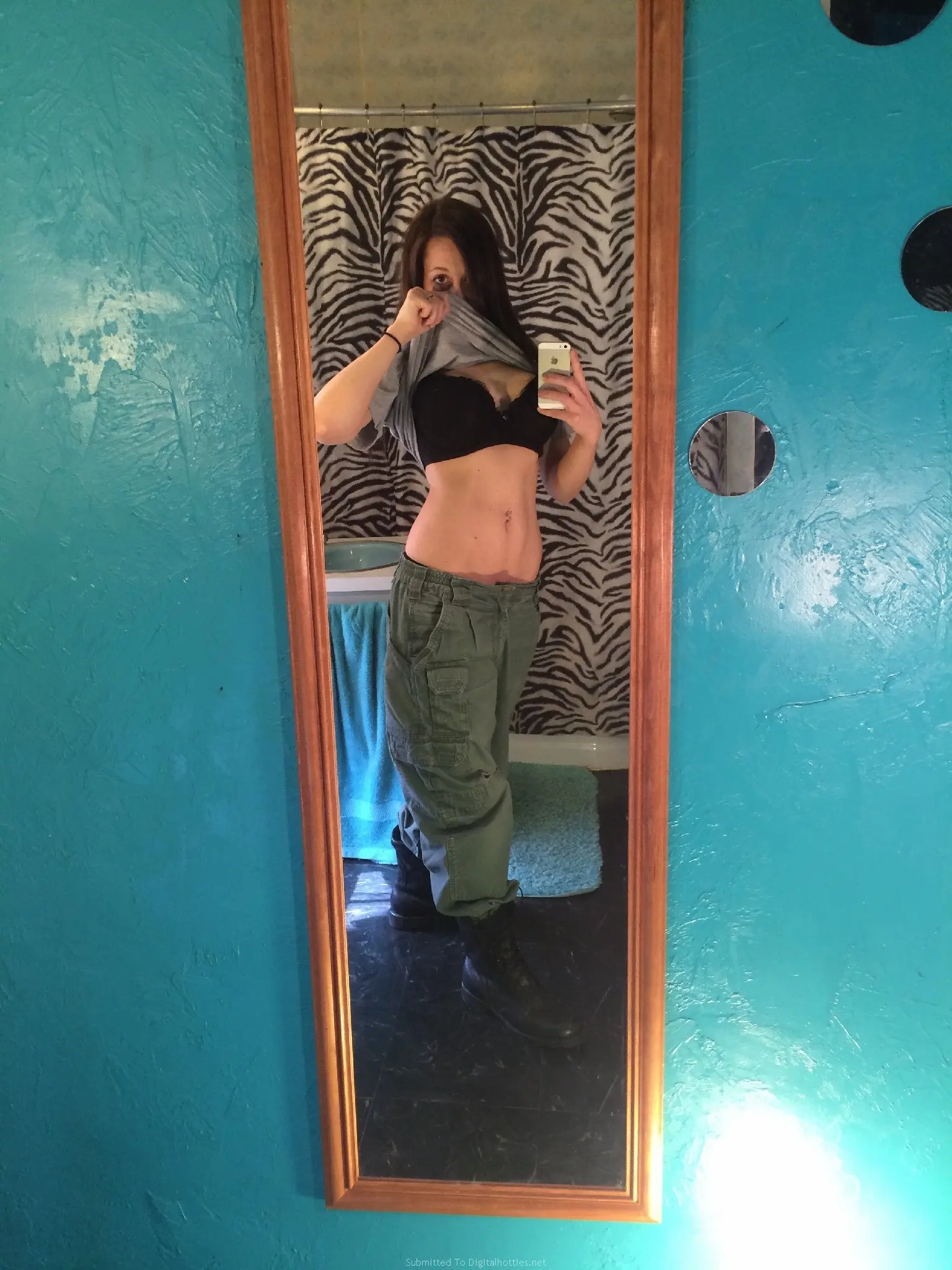 Explicit Amateur Busty Girl Nude Photos in Mirror