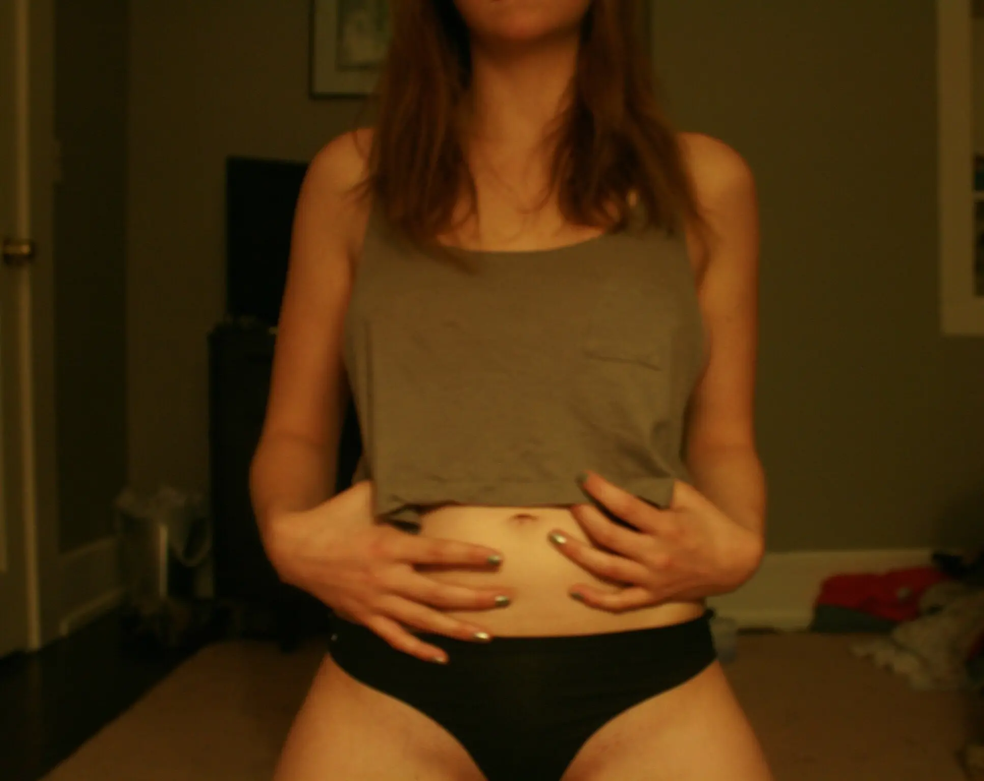 Busty Amateur Babe with Natural Tits Poses Nude for Camera