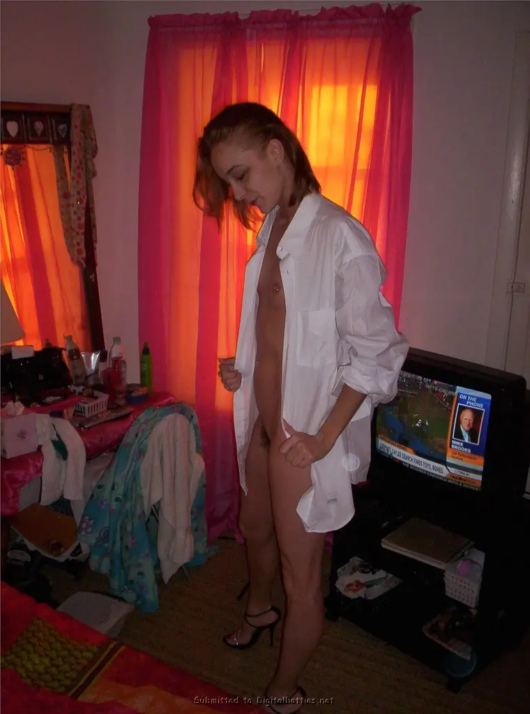 Skinny Blonde Loves Getting Cum on Her Face - Explicit Amateur Porn Photo