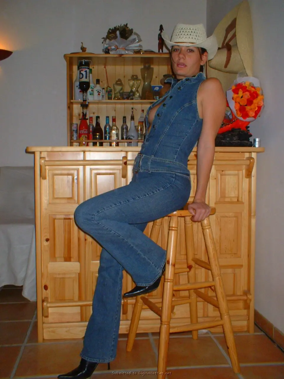 Hot MILF Amateur Porn Pics: Experienced Lady Gets Naughty