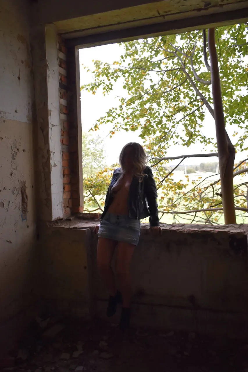 Exploring Abandoned Building Naked: Amateur Nude Photo Inside [Explicit]
