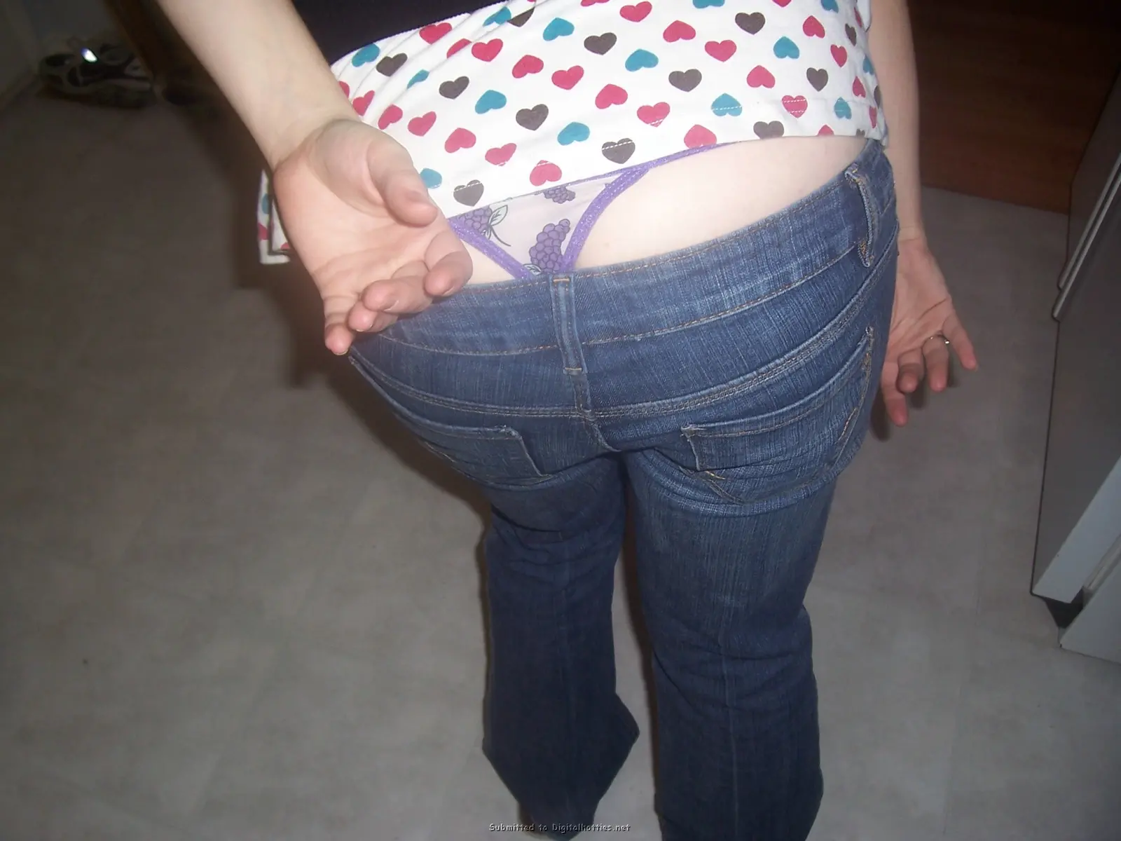 Sexy Babe Shows Off Blowjob Skills in Amateur Porn Pics