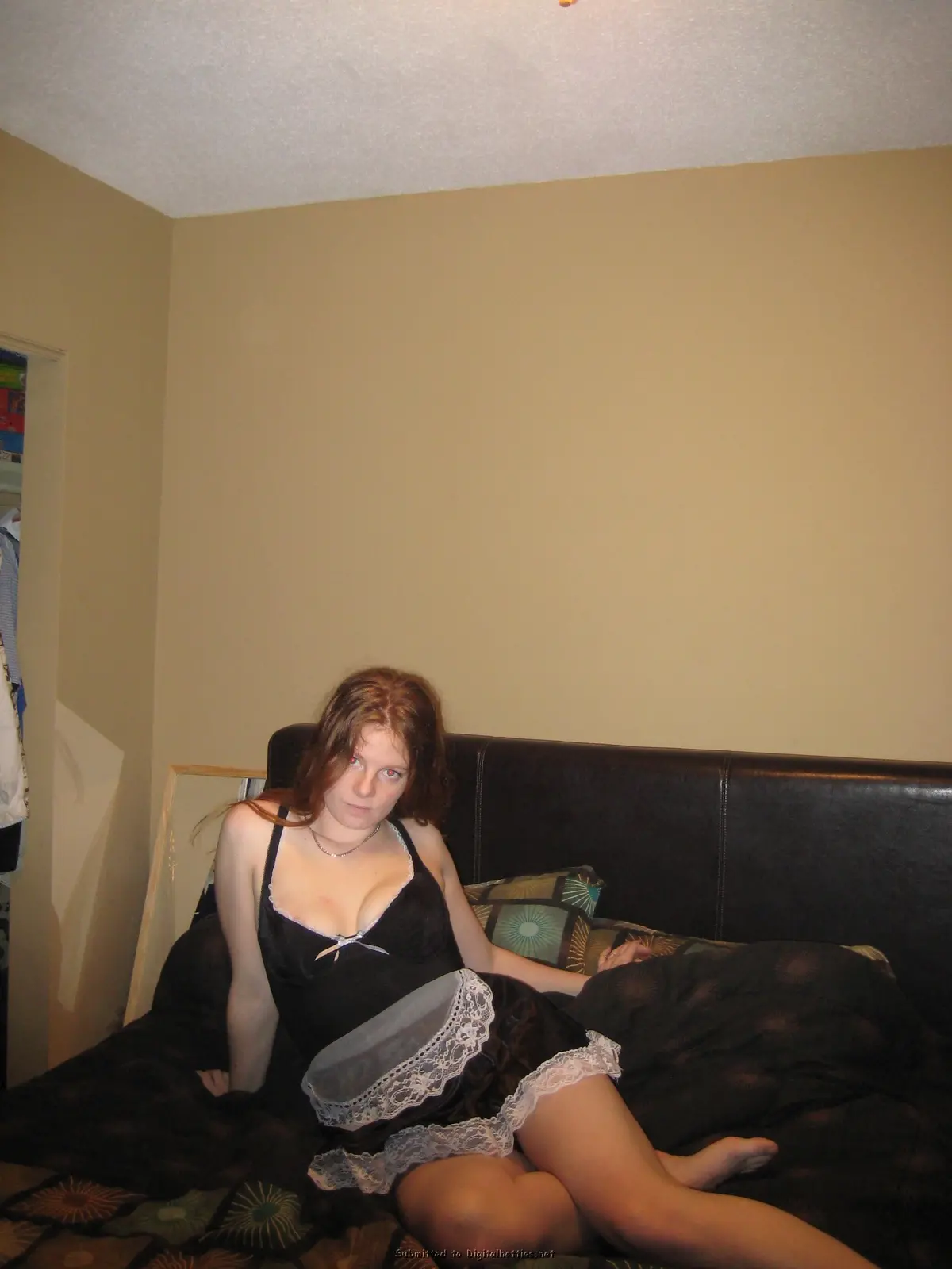 Sexy Babe Shows Off Blowjob Skills in Amateur Porn Pics