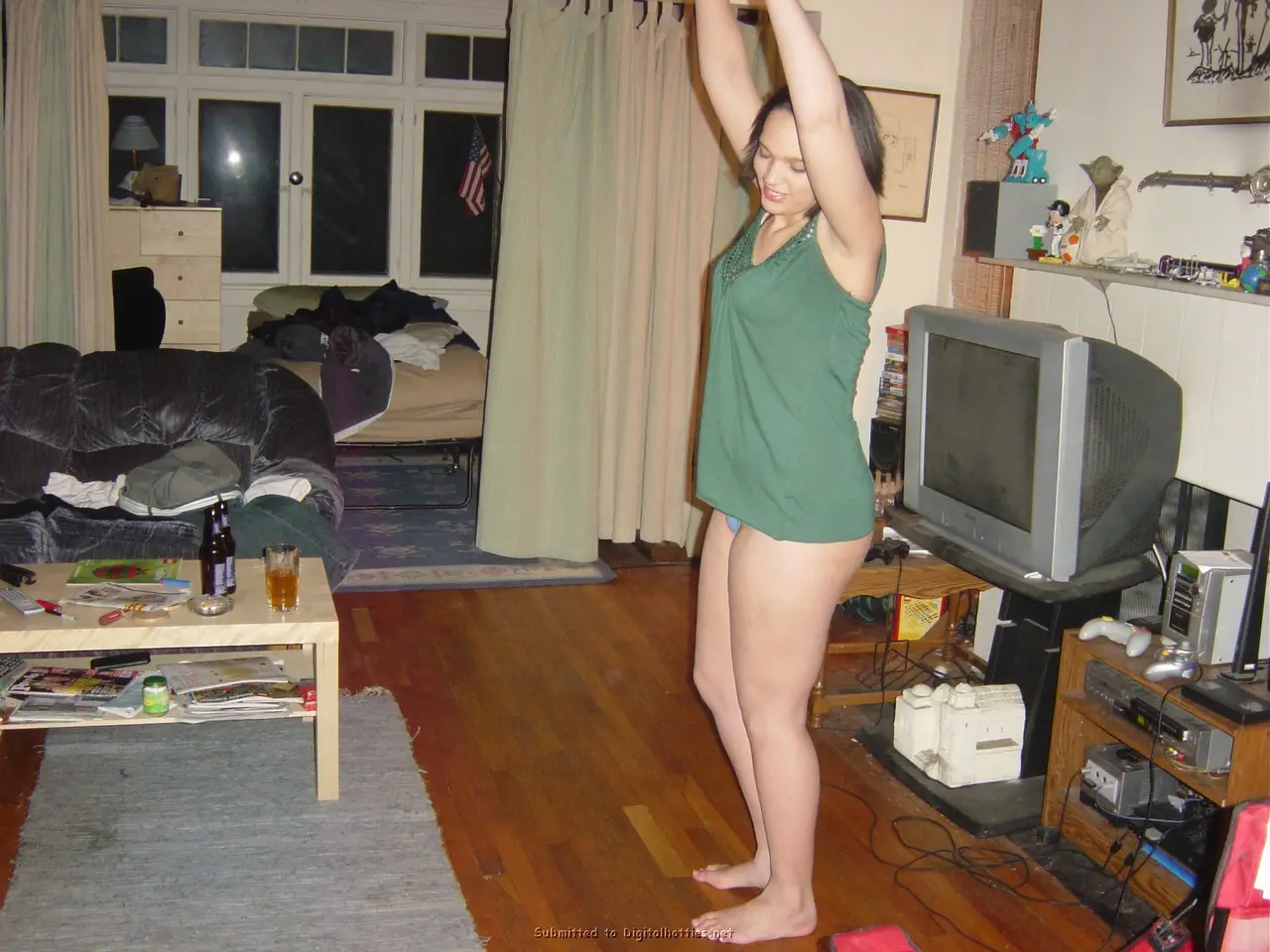 Curvy babe posing naked and fucking with guy - Amateur porn photo