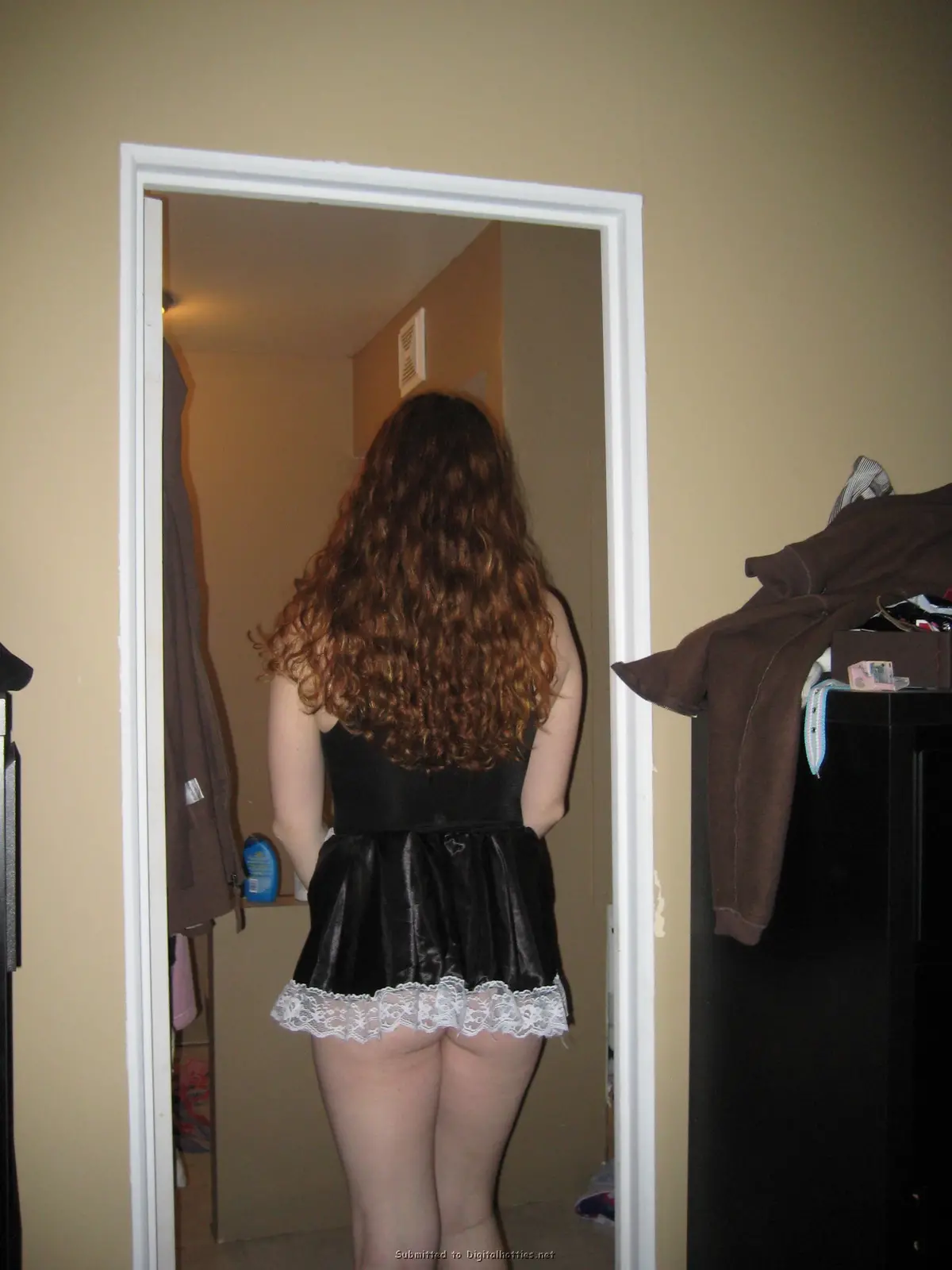 Sexy Babe Shows Off Blowjob Skills in Amateur Porn Pics