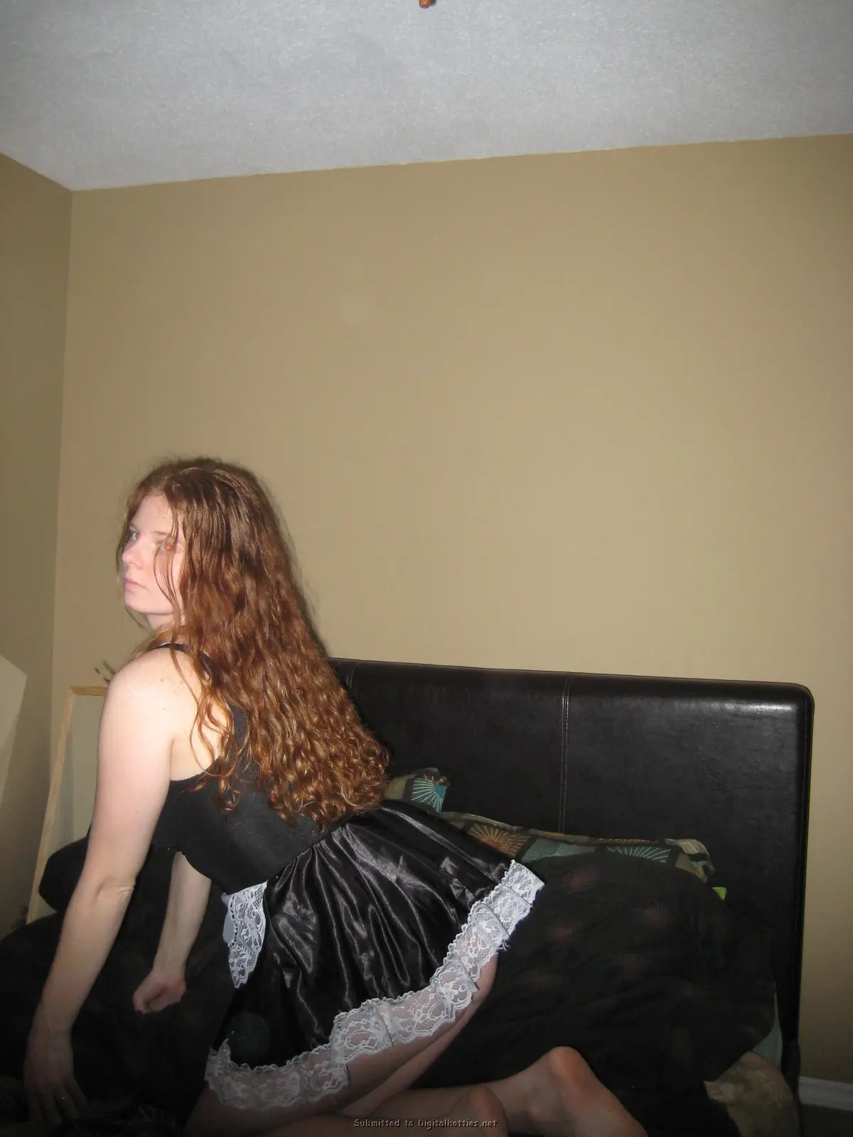 Sexy Babe Shows Off Blowjob Skills in Amateur Porn Pics