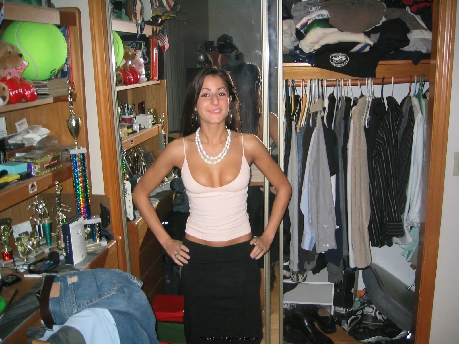 Hot Young Couple's Sex Tape: Amateur Porn Photos