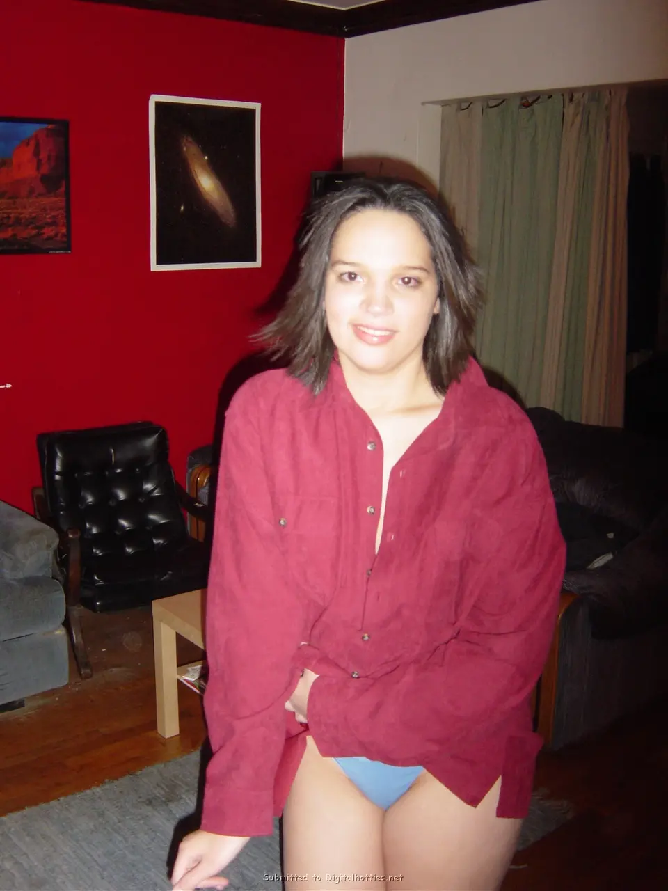 Curvy babe posing naked and fucking with guy - Amateur porn photo