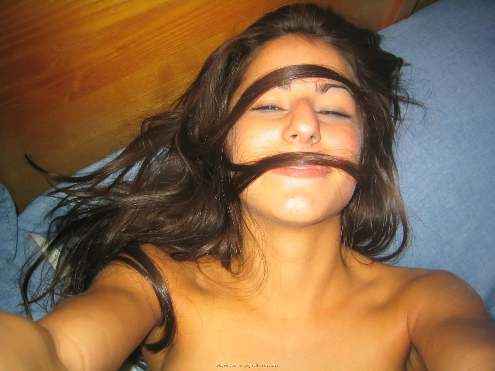 Hot Young Couple's Sex Tape: Amateur Porn Photos