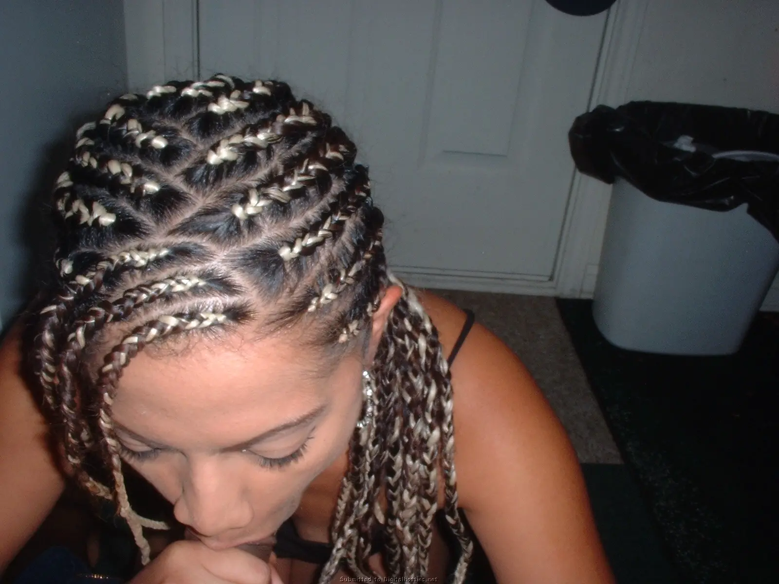 Sultry Mulatto with Stunning Booty Gives Blowjob to Lucky Guy