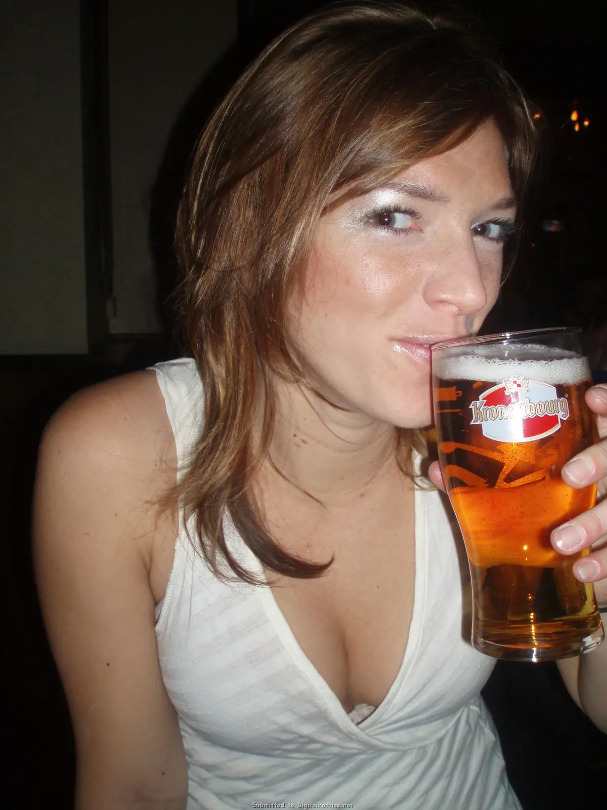 Amateur Porn Pics: Hairy Pussy Slut Exposed in Explicit Photos