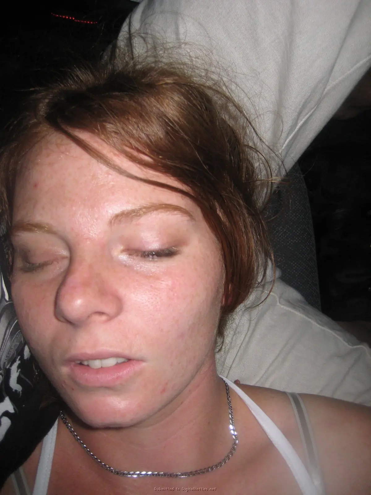 Sexy Babe Shows Off Blowjob Skills in Amateur Porn Pics