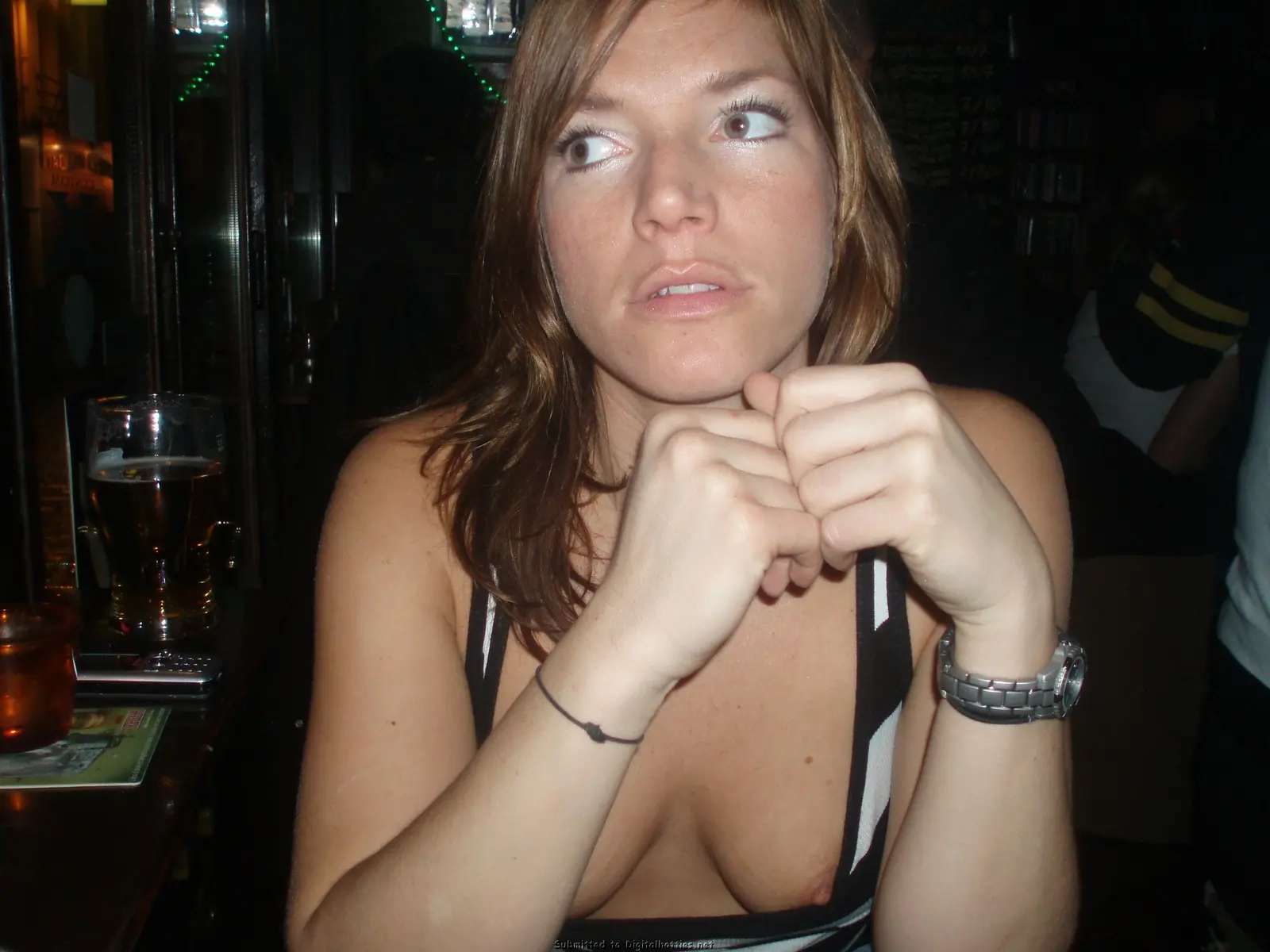 Amateur Porn Pics: Hairy Pussy Slut Exposed in Explicit Photos