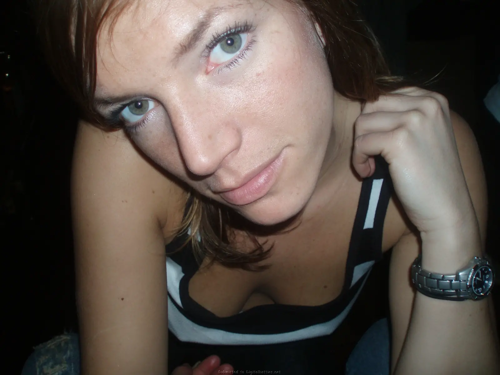 Amateur Porn Pics: Hairy Pussy Slut Exposed in Explicit Photos