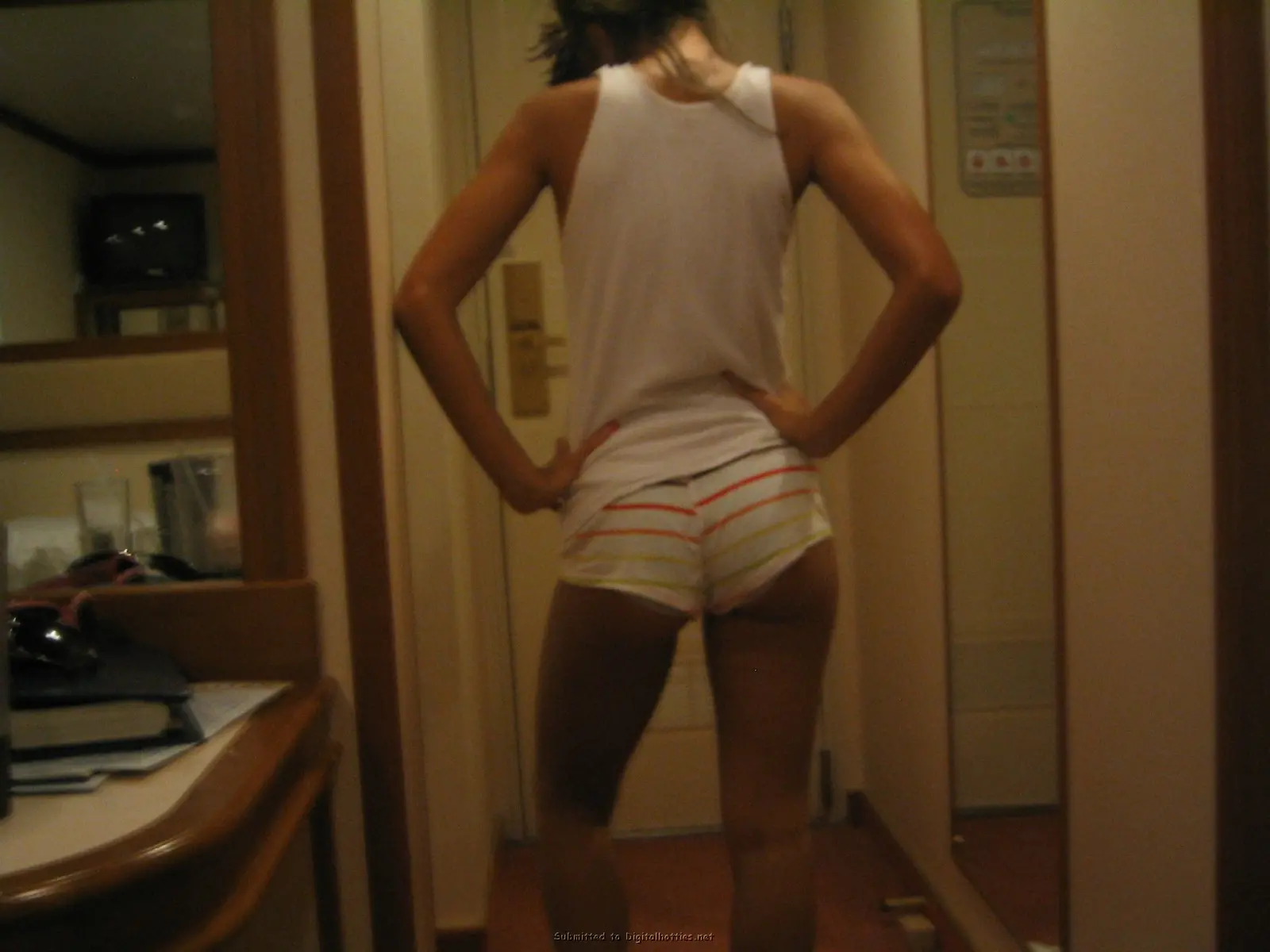 Hot Young Couple's Sex Tape: Amateur Porn Photos