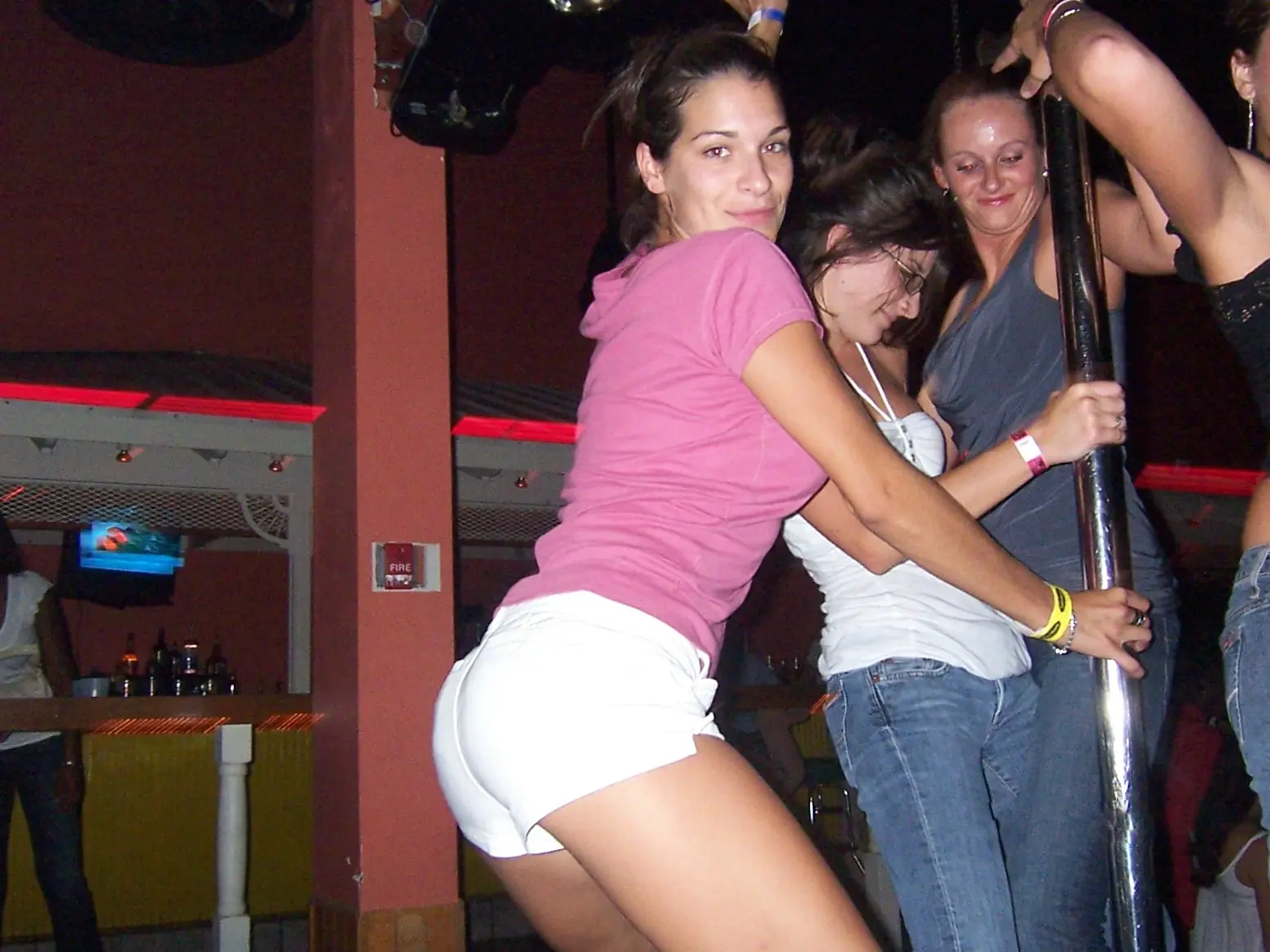 Hot Amateur Pussy Licking of Beautiful Girl - Explicit Porn Photo