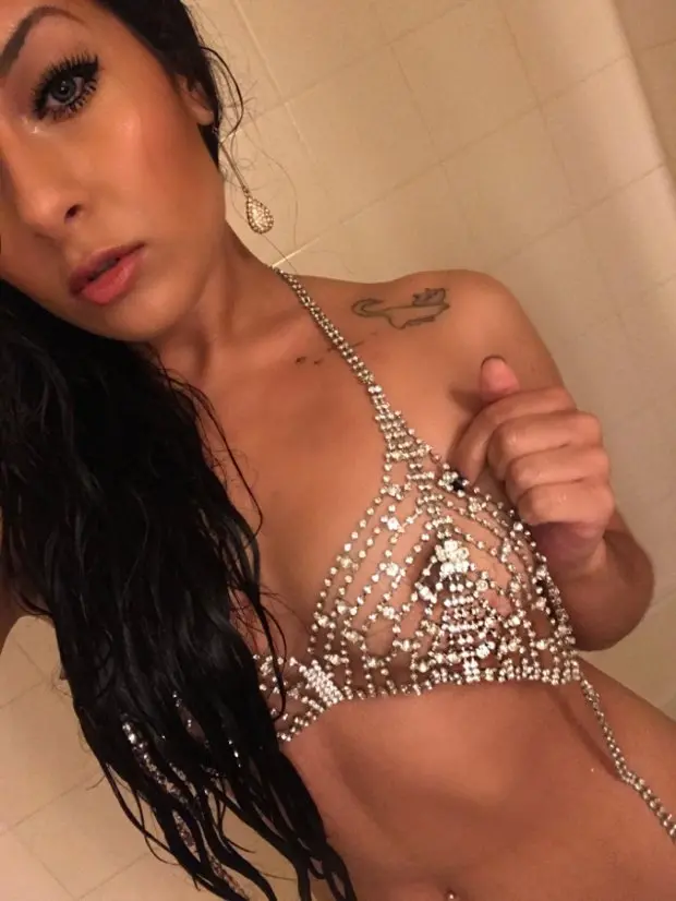 Stunning Brunette with Gorgeous Breasts Poses Nude in Hot Amateur Photos