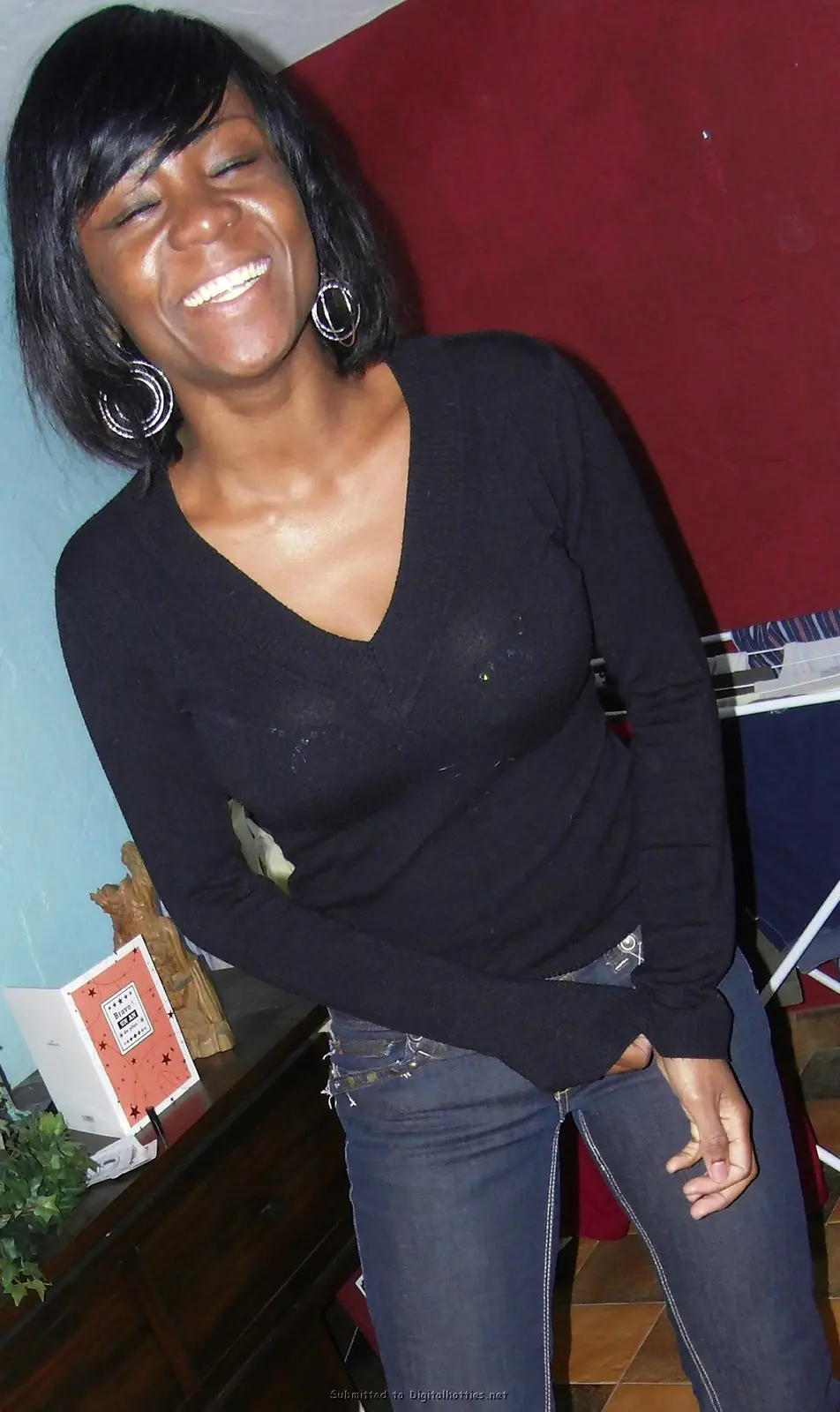 Interracial Amateur Porn: Ebony Slut Fucks White Guy