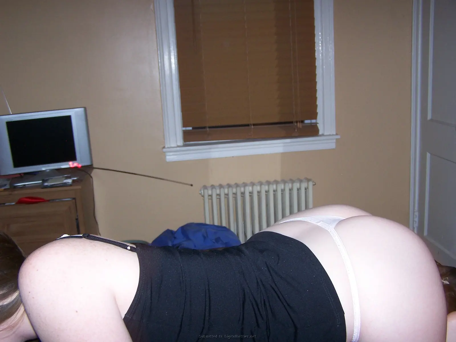 Curvy Hairy Pussy Babe Gives Blowjob to Guy - Amateur Porn Photo