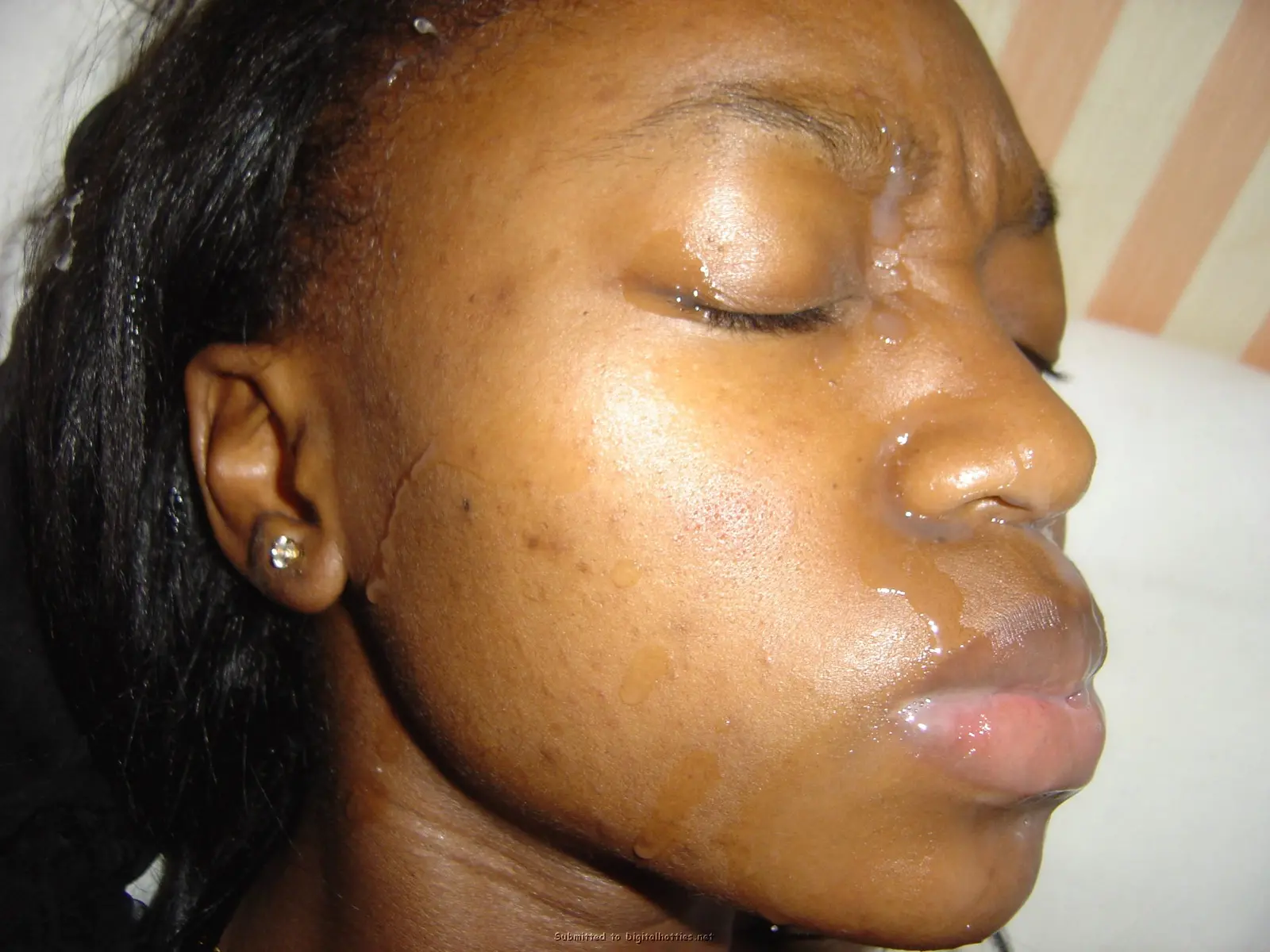 Black girl gives blowjob to white guy and poses naked in amateur porn