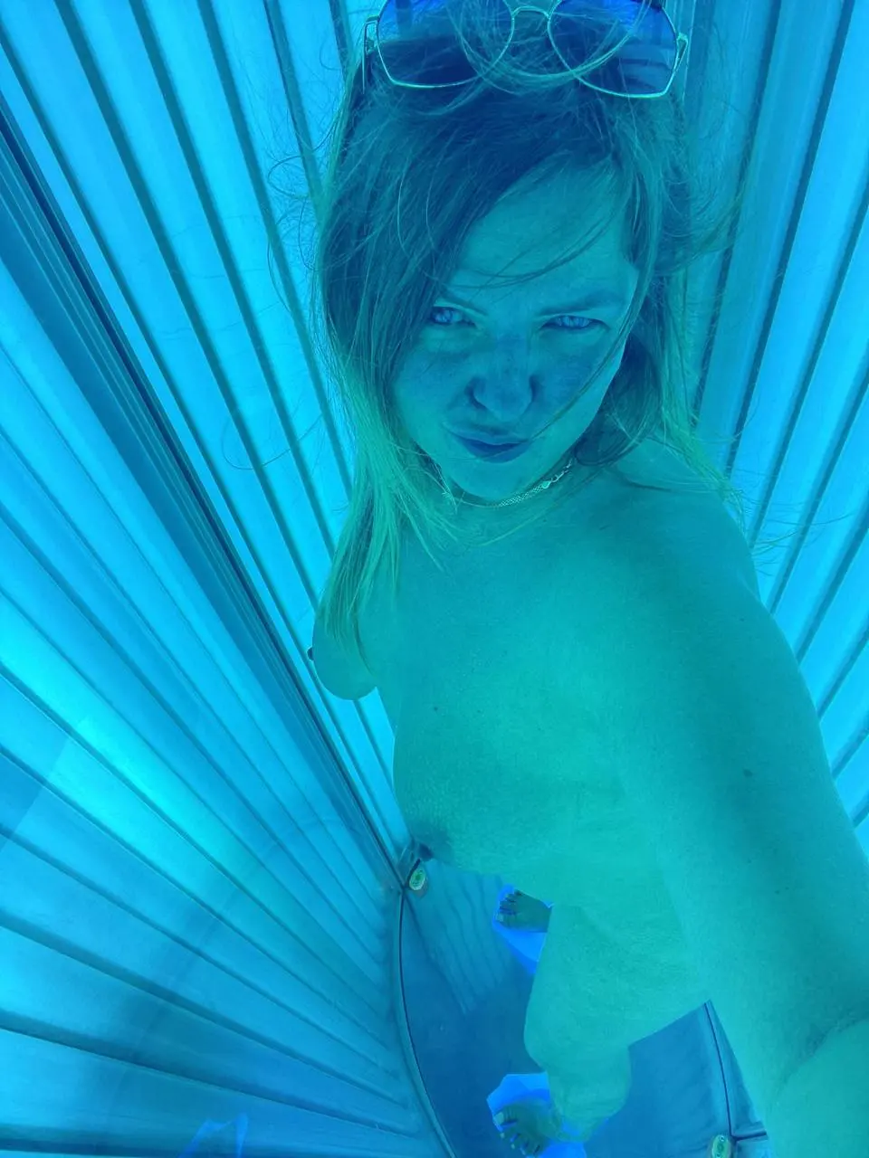 Hot Amateur Selfies: Naked Photoshoot of Myself - Explicit Nude Pics