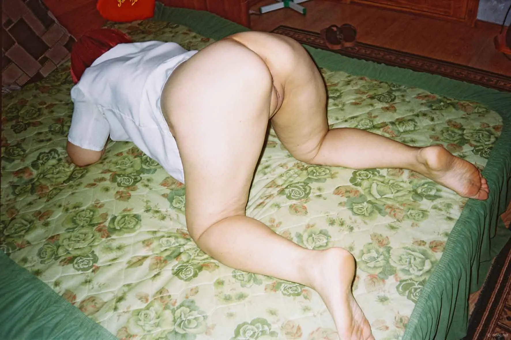 Adoring this Mature MILF and her Royal Body in Amateur Porn Photos