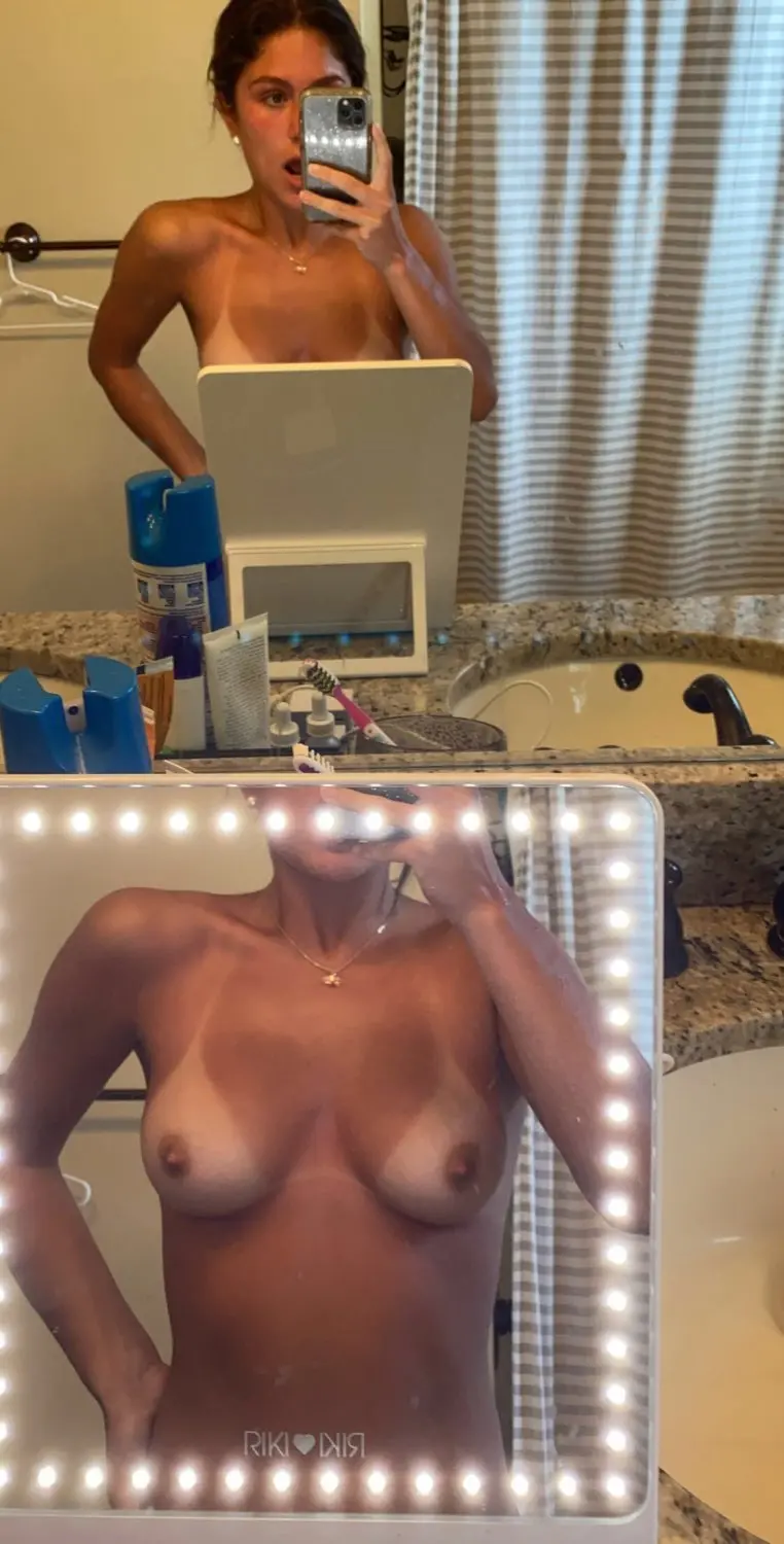 Amateur Couple's Explicit Sex Tape: Hot Homemade Porn with Boyfriend