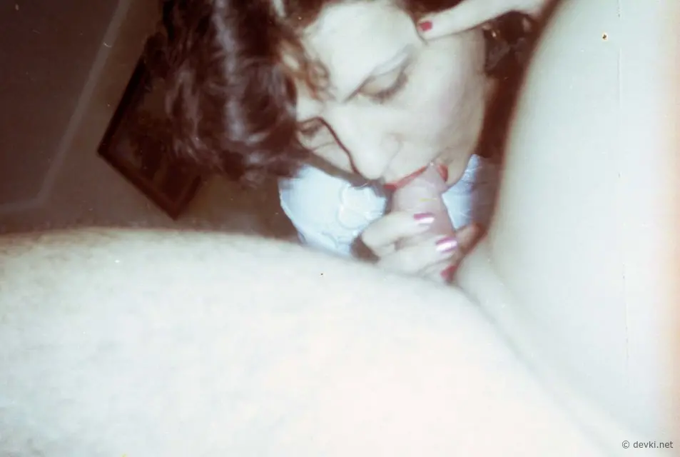 Hot babe deepthroats big thick cock in amateur porn pic