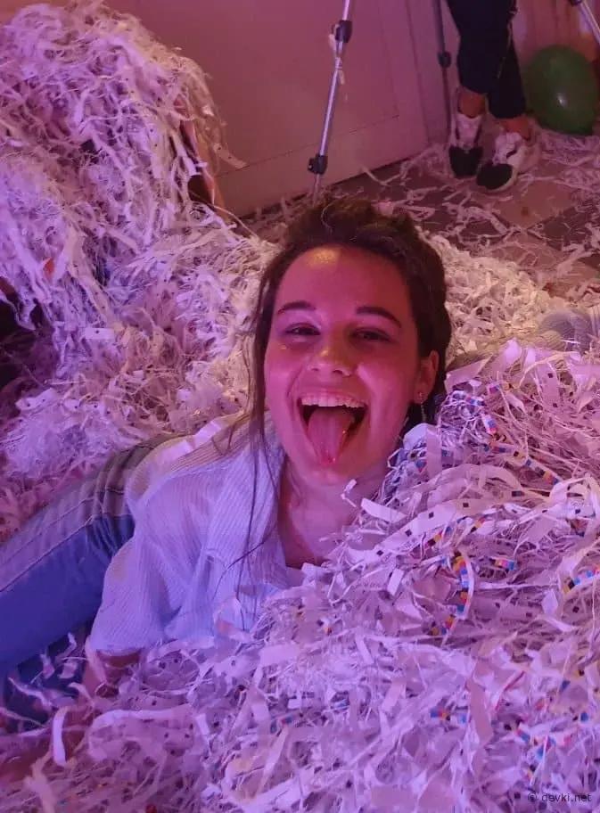 Hot Young Nadya Forgets Modesty in Amateur Porn Pics - Explicit Teen Content