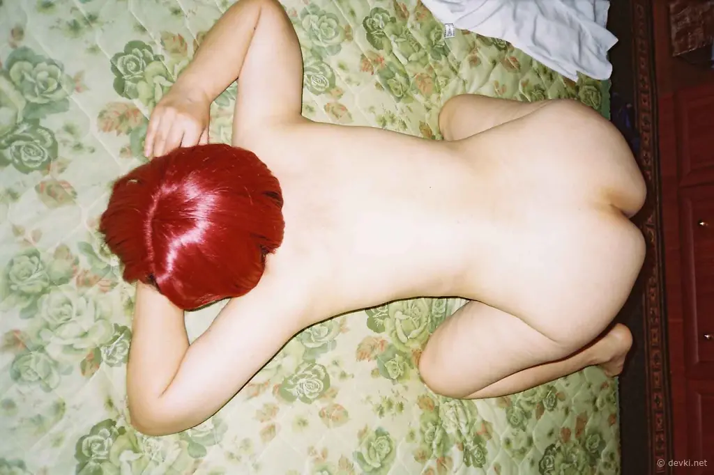 Adoring this Mature MILF and her Royal Body in Amateur Porn Photos