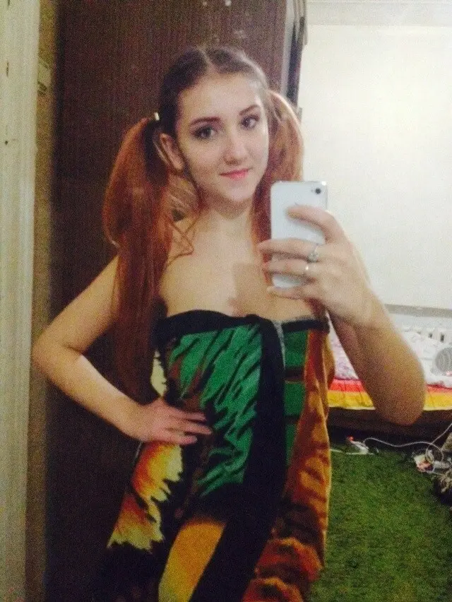Sexy Cutie Reveals Hot Lingerie Collection in Amateur Photos