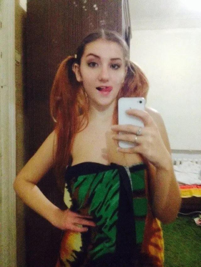 Sexy Cutie Reveals Hot Lingerie Collection in Amateur Photos