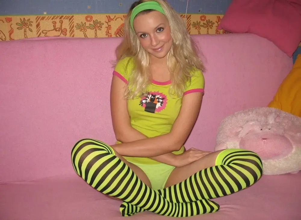 Bright Blonde Anal Solo: Explicit Amateur Porn Photo