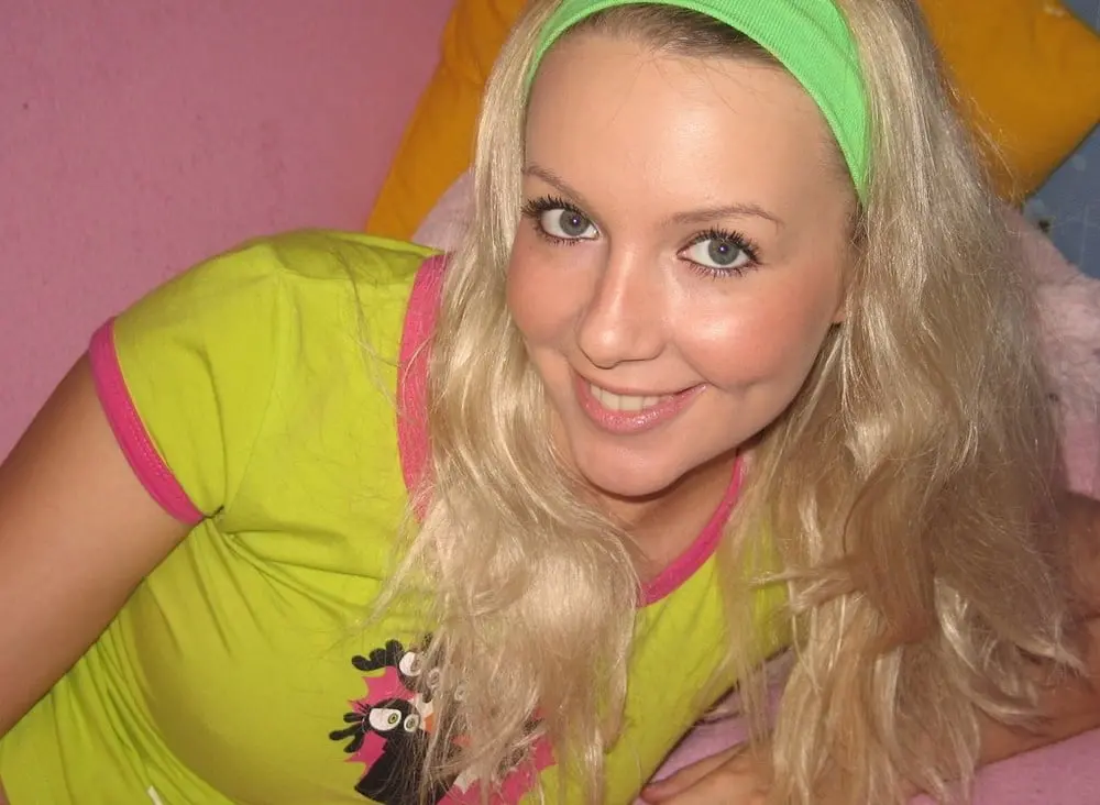 Bright Blonde Anal Solo: Explicit Amateur Porn Photo