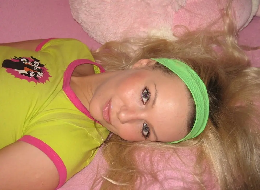 Bright Blonde Anal Solo: Explicit Amateur Porn Photo