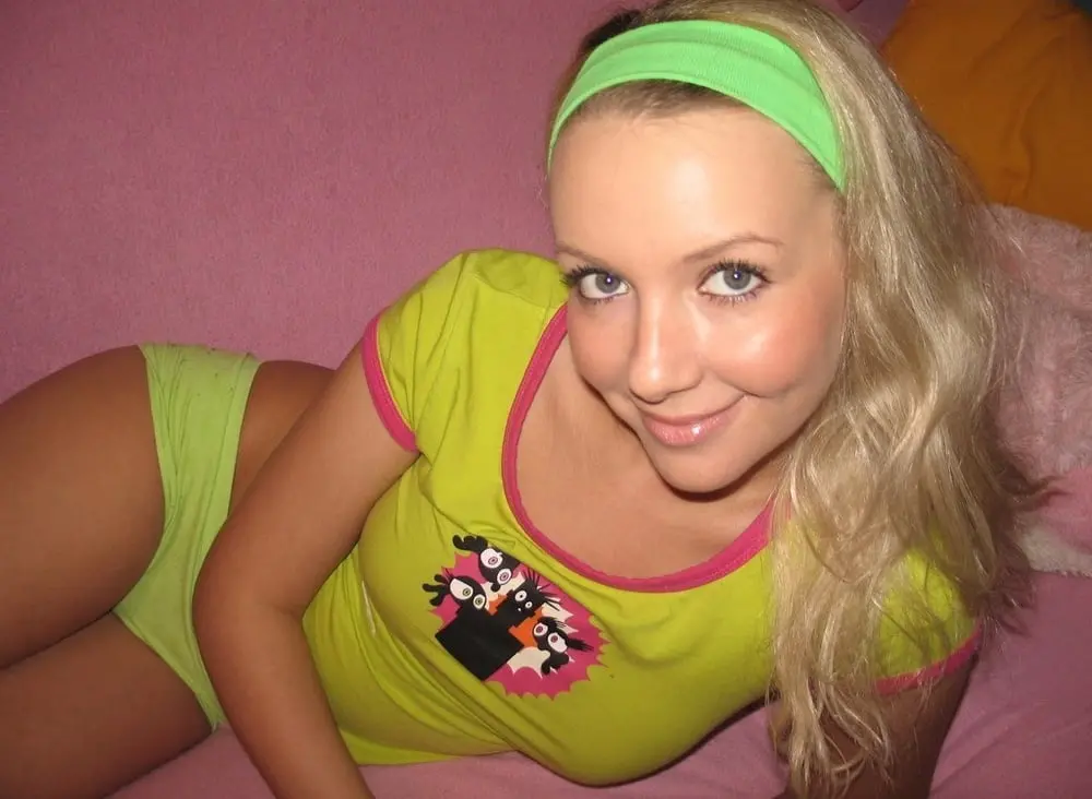 Bright Blonde Anal Solo: Explicit Amateur Porn Photo