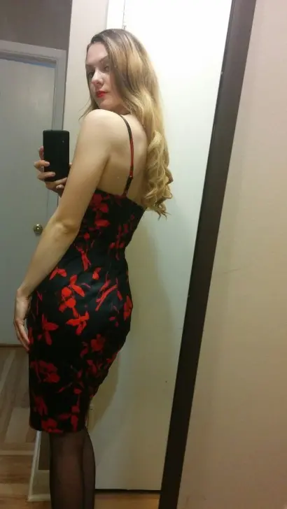 Hot Babe Loves Strangers Fucking Her - Amateur Porn Photo