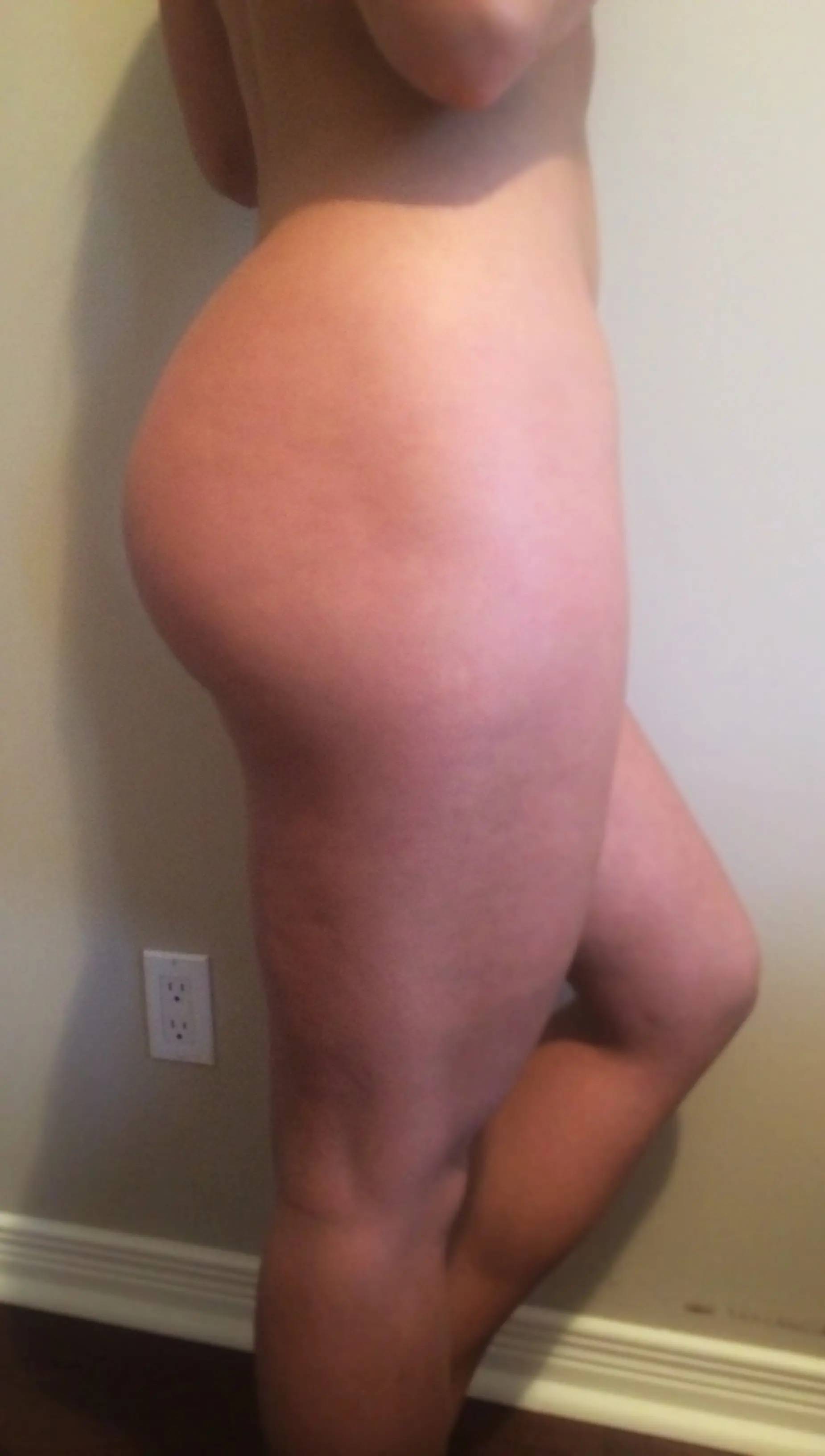Hot Naked Girl with Sporty Body - Explicit Amateur Photo