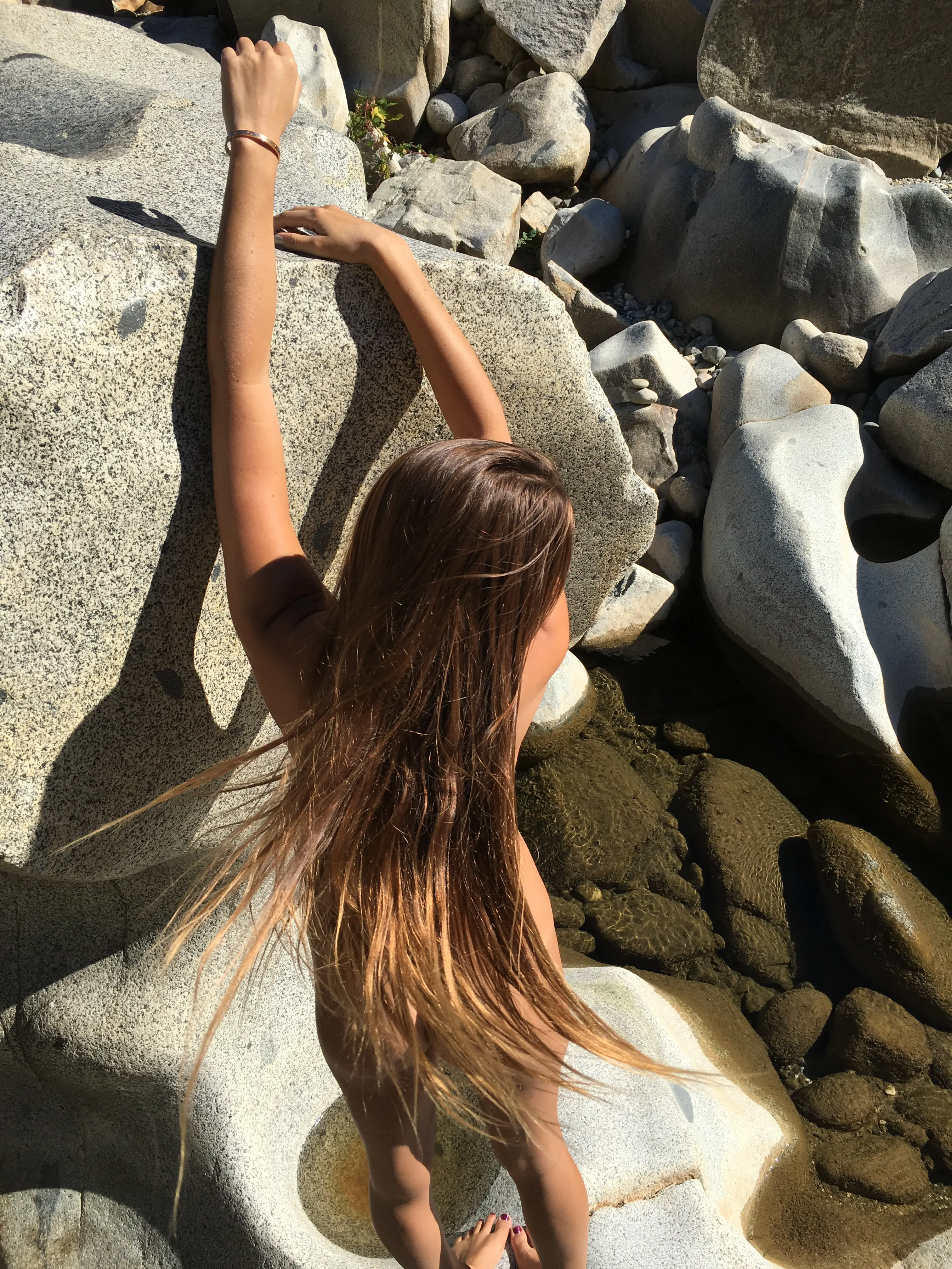 Hot Blowjob Babe Naked on Vacation: Amateur Porn Photo