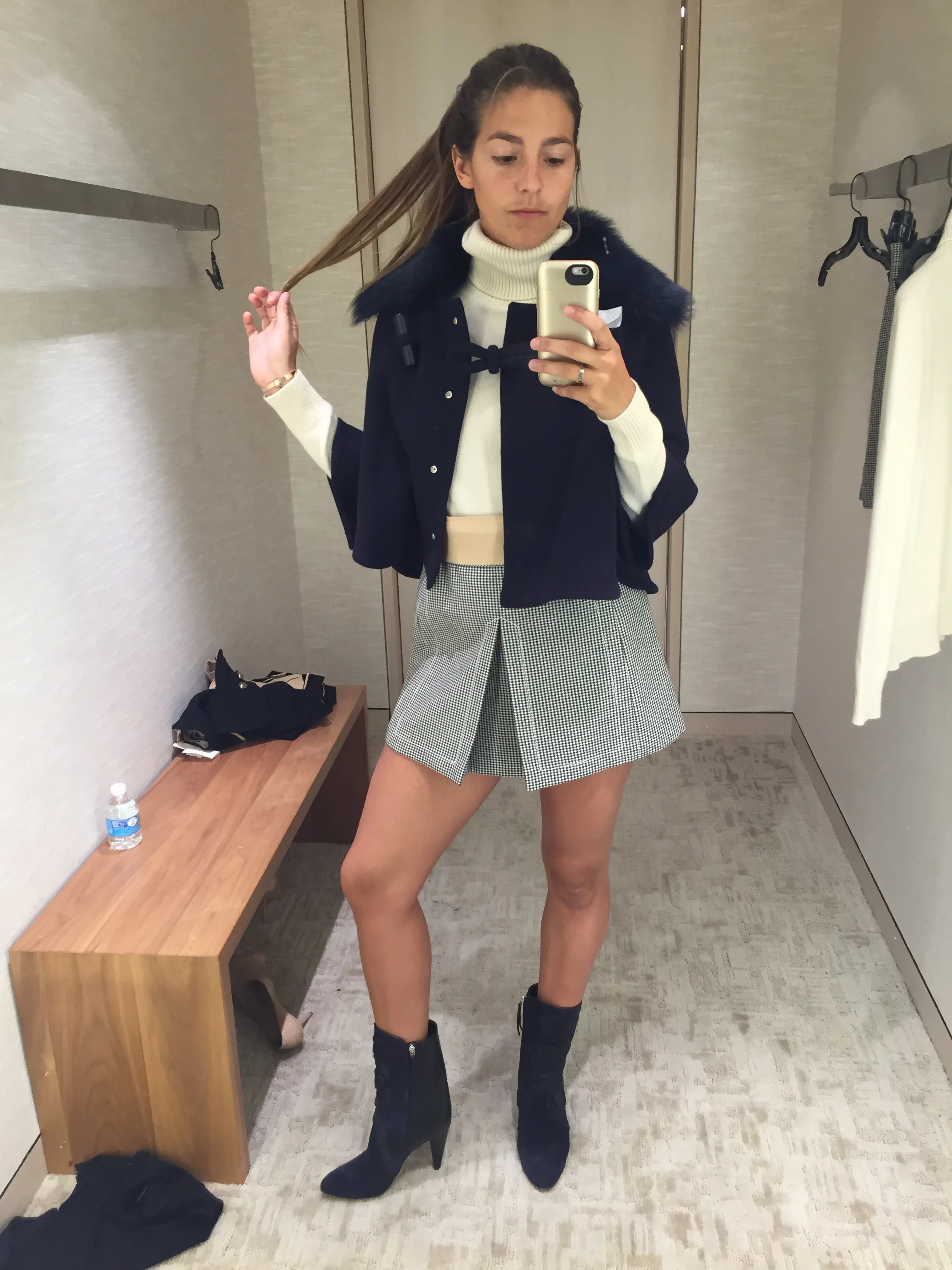 Hot Blowjob Babe Naked on Vacation: Amateur Porn Photo