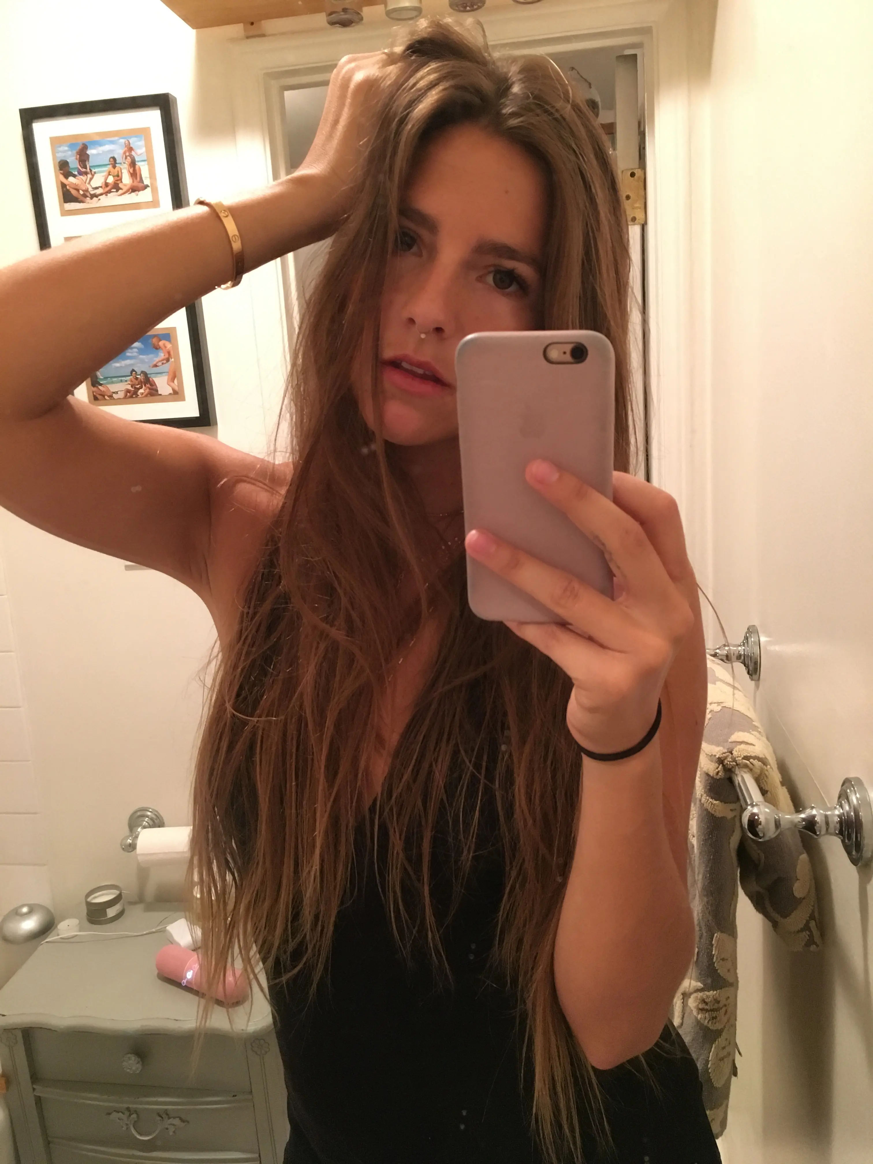 Hot Blowjob Babe Naked on Vacation: Amateur Porn Photo